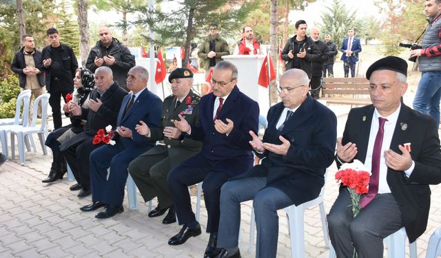 Deprem bölgesinde Çanakkale Deniz Zaferi'nin 110. yılı dolayısıyla törenler düzenlendi