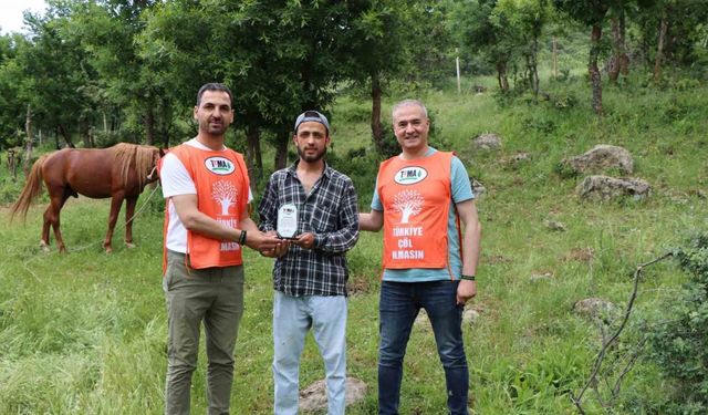 Bingöllü çobandan yürek ısıtan davranış