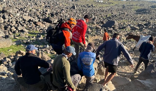 Ağrı Dağı tırmanışında rahatsızlanan bir kişi hayatını kaybetti