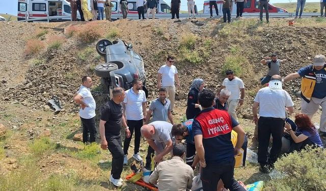 Bingöl’de otomobil şarampole devrildi: 4 yaralı