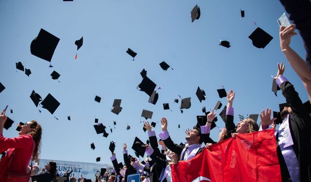 Erzincan Binali Yıldırım Üniversitesi'nde mezuniyet töreni düzenlendi