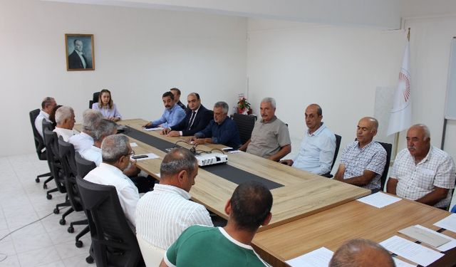 Ağın Kaymakamı Yılmaz, muhtarla toplantı gerçekleştirdi