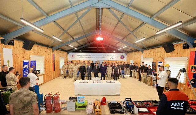 Bingöl’de arama ve kurtarma ekipmanları jandarmaya teslim edildi