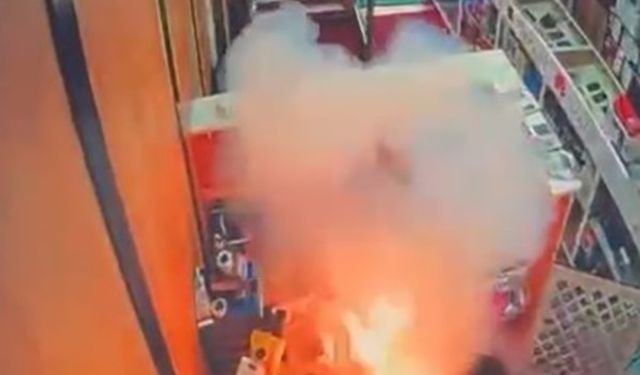 Bingöl’de cep telefonu bataryası bir anda patladı: O anlar güvenlik kamerasında