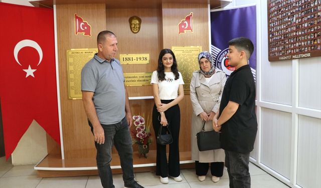 Kamyon şoförü babası, ev kadını annesinin desteğiyle LGS sınavında tam puana ulaştı