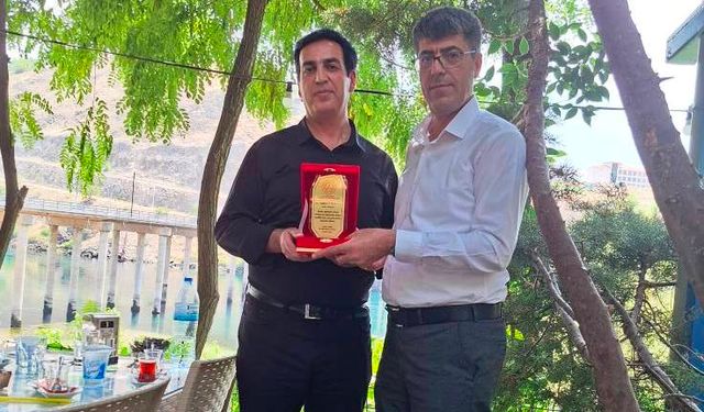 Keban'da tayini çıkan İlçe Milli Eğitim Şube Müdürü Çetinkaya'ya veda yemeği