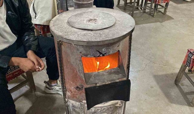 Türkiye’nin birçok ili sıcaktan kavrulurken 1940 rakımlı Karlıova’da kış yeniden geldi