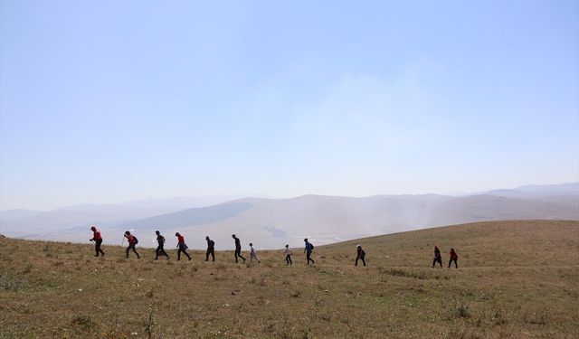 Ardahan'da 30 Ağustos Zafer Bayramı dolayısıyla tarihi tabyaya yürüyüş düzenlendi