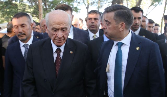 MHP Genel Başkanı Bahçeli, Ahlat'ta partililer ve vatandaşlarla buluştu