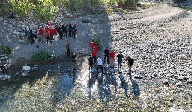Bakan Uraloğlu, Tunceli'deki Mameki Parkı'nda gençlerle yürüyüş yaptı
