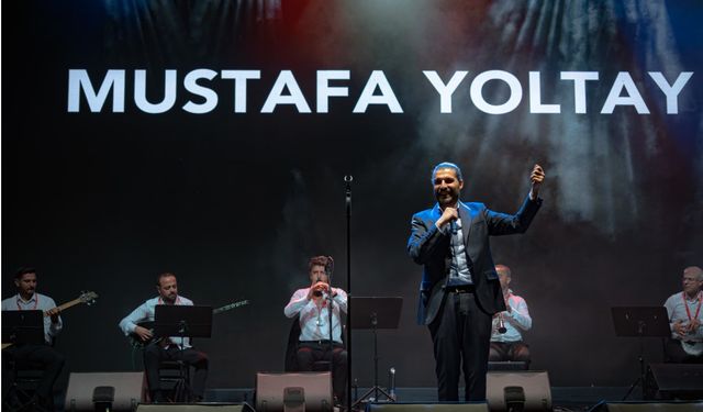 Bingöl’de "Bir Anadolu Şenliği" türkülerle devam etti