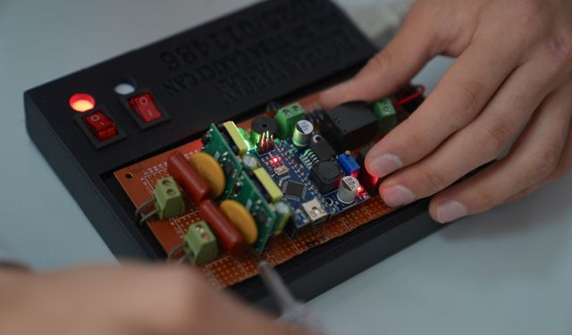 Erzurumlu genç, altyapıdaki elektrik arızasını tespit edecek cihazıyla ödül kazandı