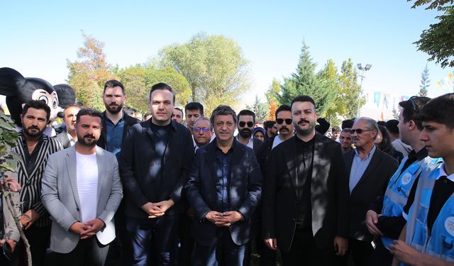 Van'da düzenlenen 'AK Gençlik Van GölFest' sona erdi