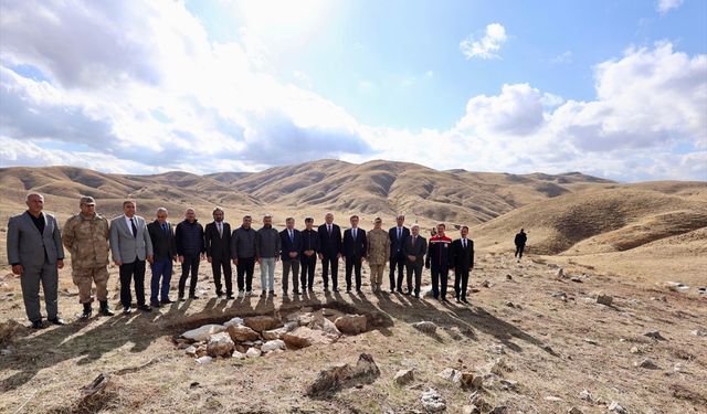 Bitlis Valisi Karakaya, Karçinbaşı bölgesinde incelemelerde bulundu