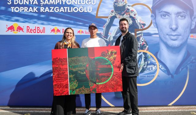 Castrol, sanat ve sporu 'Işığın ve Rengin Yolculuğu' eserinde buluşturdu