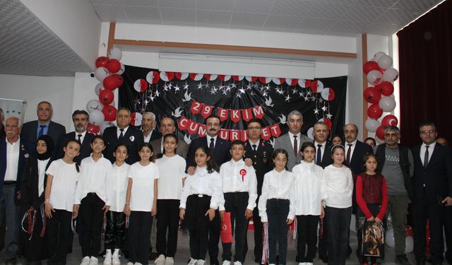 Malatya'nın ilçelerinde Cumhuriyet'in 102. yılı kutlandı