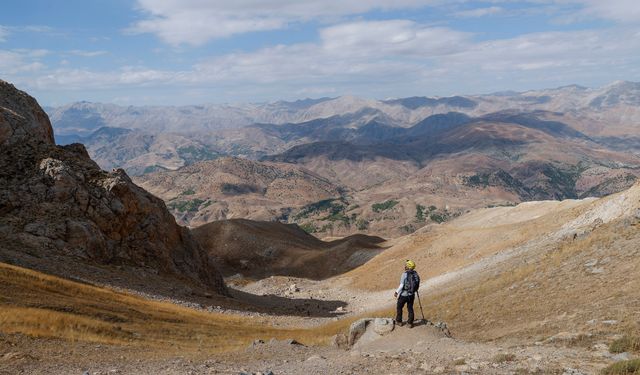 Sultan Baba Dağı tırmanış tutkunlarını yaban hayatıyla ve eşsiz manzaralarla buluşturuyor