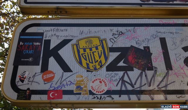 Sosyal Medyada Viral Olan Kızılay Tabelası Yenilendi, Bu Kez De Üzeri Kirletildi