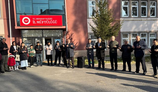 Ardahan'da 20 kişi umreye uğurlandı