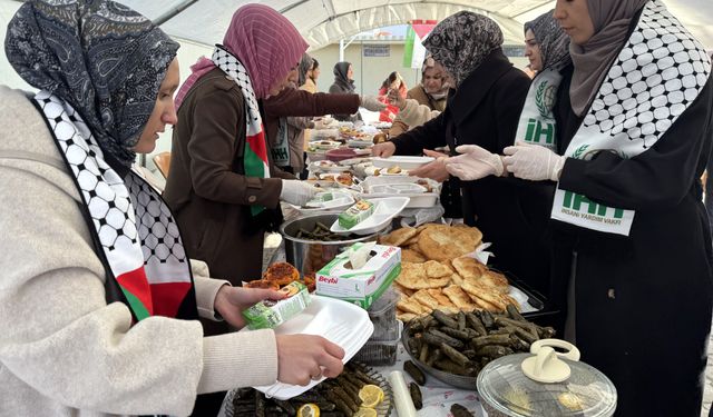 Ardahan'da ilkokulda Gazze'ye destek kermesi düzenlendi