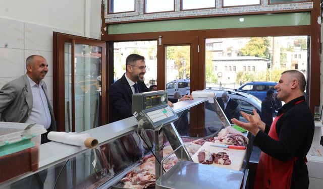 Bitlis Belediye Başkanı Tanğlay, esnaf ve kent sakinleriyle bir araya geldi