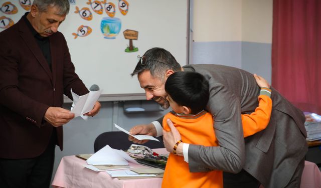 Bitlis Belediye Başkanı Tanğlay, öğrencilerle bir araya geldi