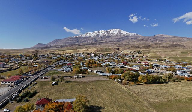 Bitlis'in doğal güzellikleri sonbahar renklerine büründü