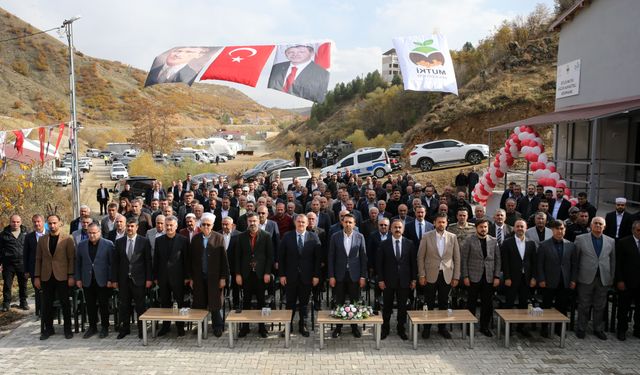 Bitlis'in Mutki ilçesi doğal gaza kavuştu