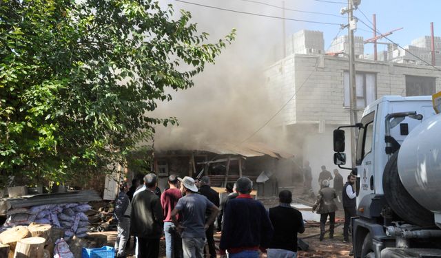 Çukurca'da evde çıkan yangın söndürüldü