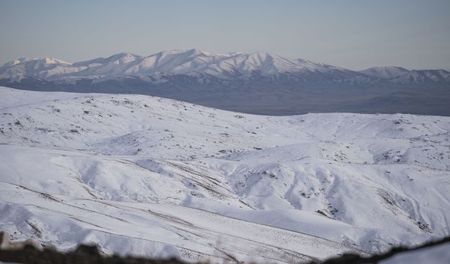 Erzurum ile Ardahan'da sis ve soğuk hava etkili oldu