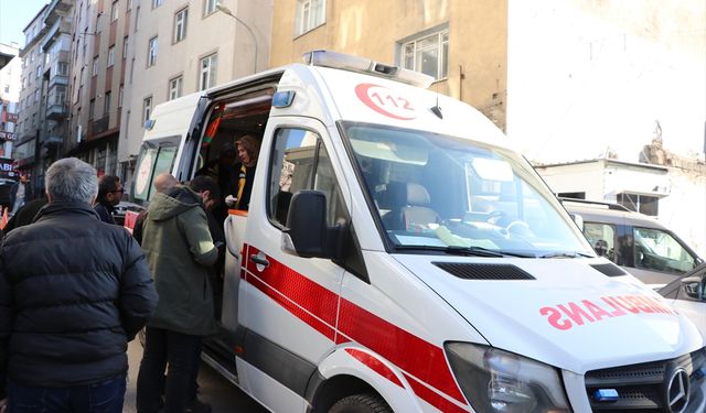 Erzurum'da bıçaklı kavgada 2 kişi yaralandı