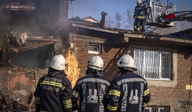 Erzurum'da iki katlı evde patlama meydana geldi, 1 kişi yaralandı