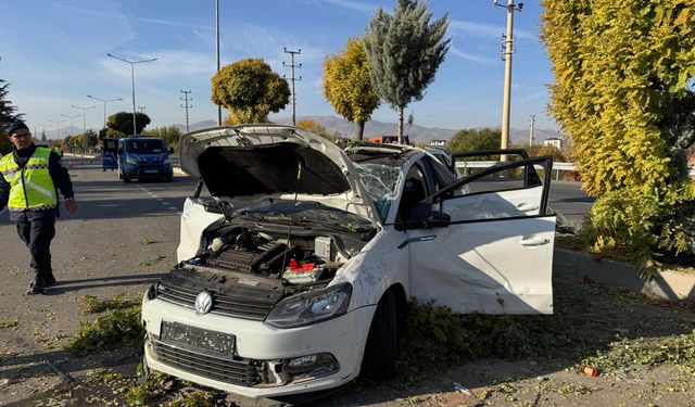 GÜNCELLEME 2 - Elazığ'da trafik kazasında hayatını kaybeden anne ve bebeğinin cenazeleri Bingöl'de defnedildi