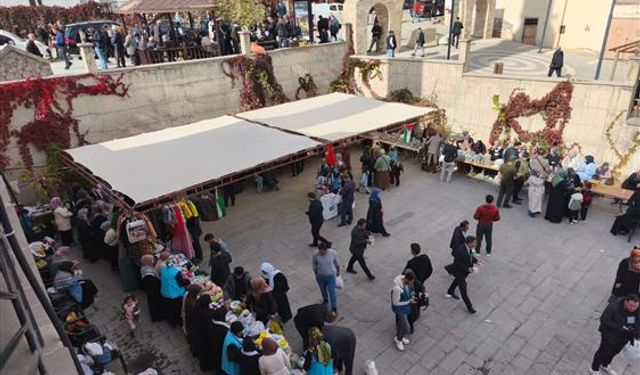 Hakkari'de Gazze yararına 'Hayır Çarşısı' etkinliği düzenlendi