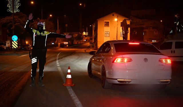 Hakkari'de 'genel asayiş uygulaması' yapıldı