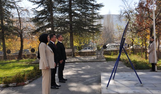 Hizan'da 24 Kasım Öğretmenler Günü kutlandı