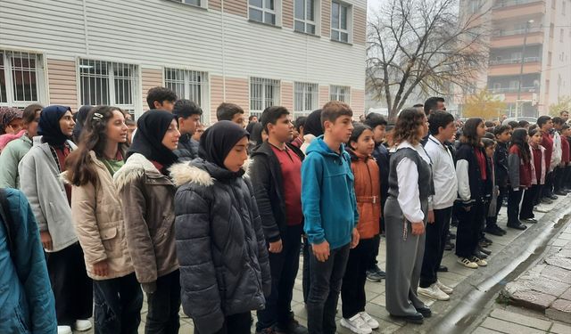 Hizan'da okullarda ara tatil sonrası ilk ders zili çaldı