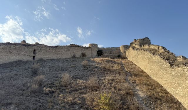 Karabağ Zaferi sonrası restore edilen Askeran Kalesi ziyaretçi ağırlıyor