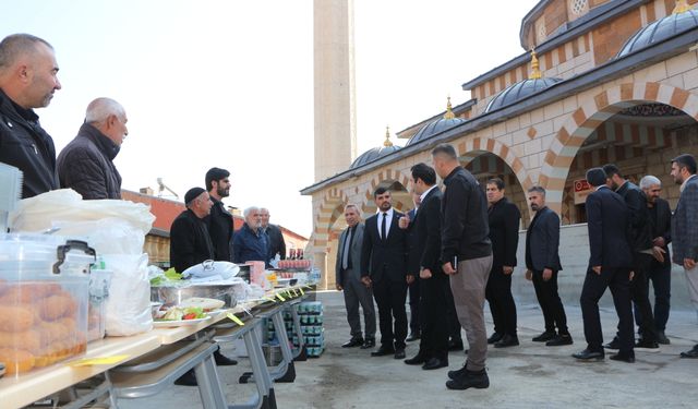 Karlıova'da Gazze yararına kermes düzenlendi