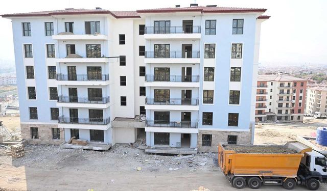 Malatya'nın Battalgazi ilçesinde deprem konutları ve iş yerlerinde sona yaklaşıldı