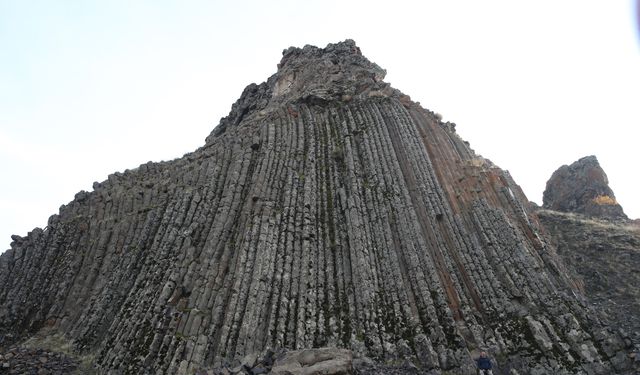 Muş'ta tabiat harikası bazalt sütunları keşfedilmeyi bekliyor