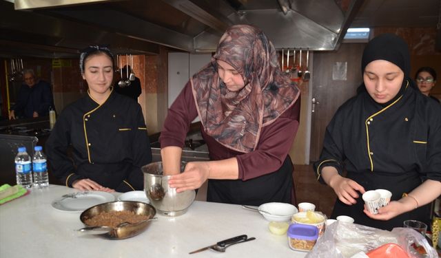 Muş'ta yemek yarışması düzenledi