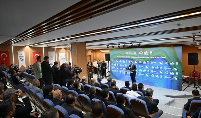 Sanayi ve Teknoloji Bakanı Kacır, Hakkari'de Kalkınma Ajansı Projeleri Toplu Açılış töreninde konuştu: