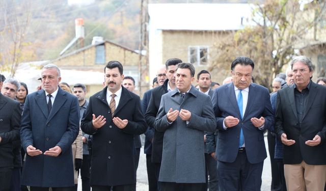 Tunceli'de 1994'te okul lojmanında şehit edilen öğretmenler anıldı