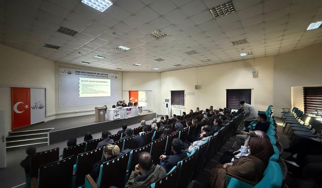 Van'da 'akciğer ve bağırsak kanseri' konulu seminer düzenlendi