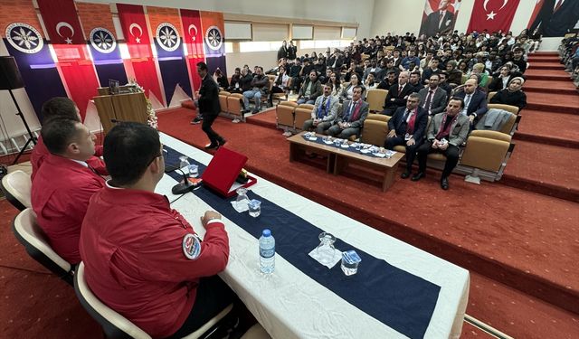 Ardahan Üniversitesi'nde TEKNOFEST'te başarı sağlamak için tecrübe paylaşımı yapıldı