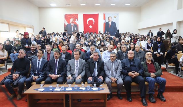 Ardahan'da Mevlana'nın 752. vuslat yıl dönümü dolayısıyla program düzenlendi