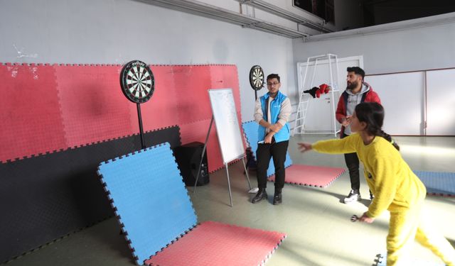 Başkale'de okullar arası dart turnuvası düzenlendi
