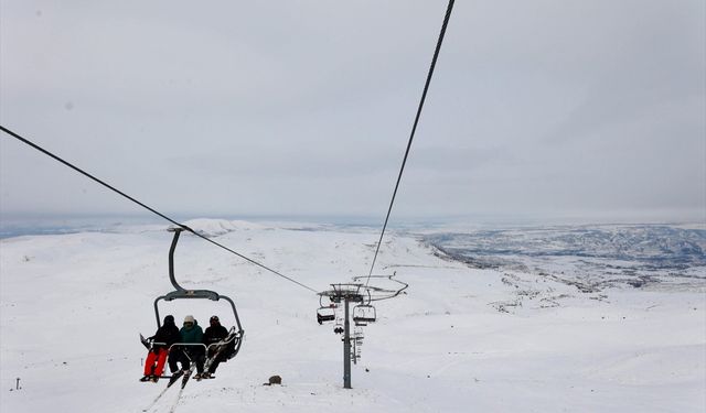 Bingöl Valisi Usta'dan geçici olarak faaliyetleri durdurulan Hesarek Kayak Merkezi'ne ilişkin açıklama: