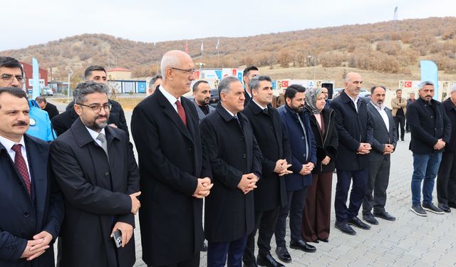 Bingöl'e 5 ambulans ve 2 UMKE aracı tahsis edildi